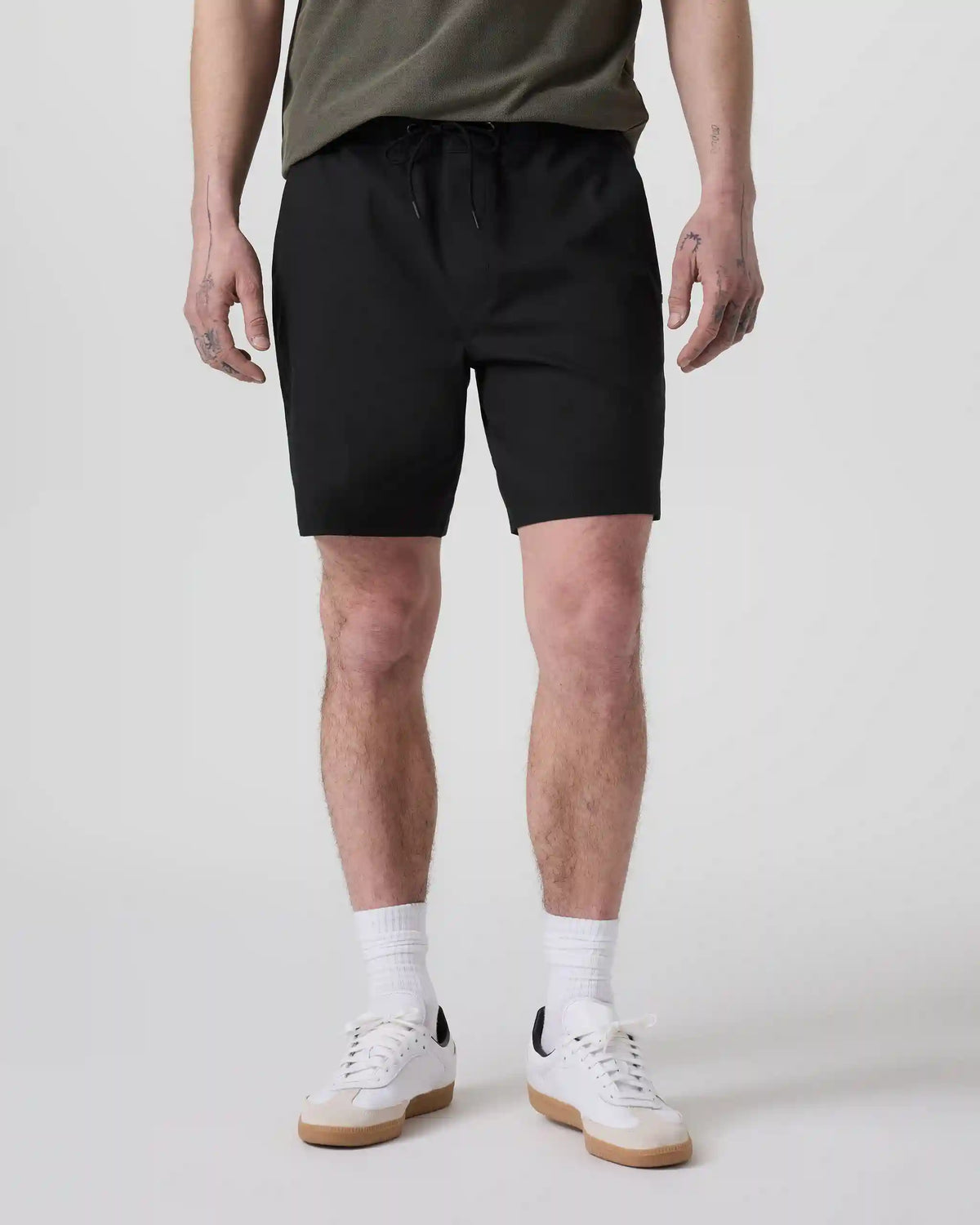 Cascade Crinkle Elastic Waist Short 8" | Black