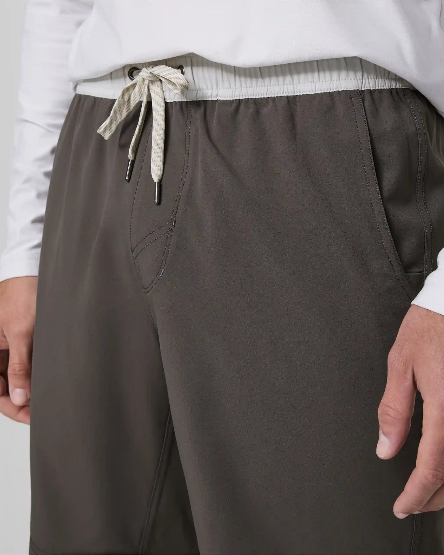 Kore Short Lined 9" | Warm Grey
