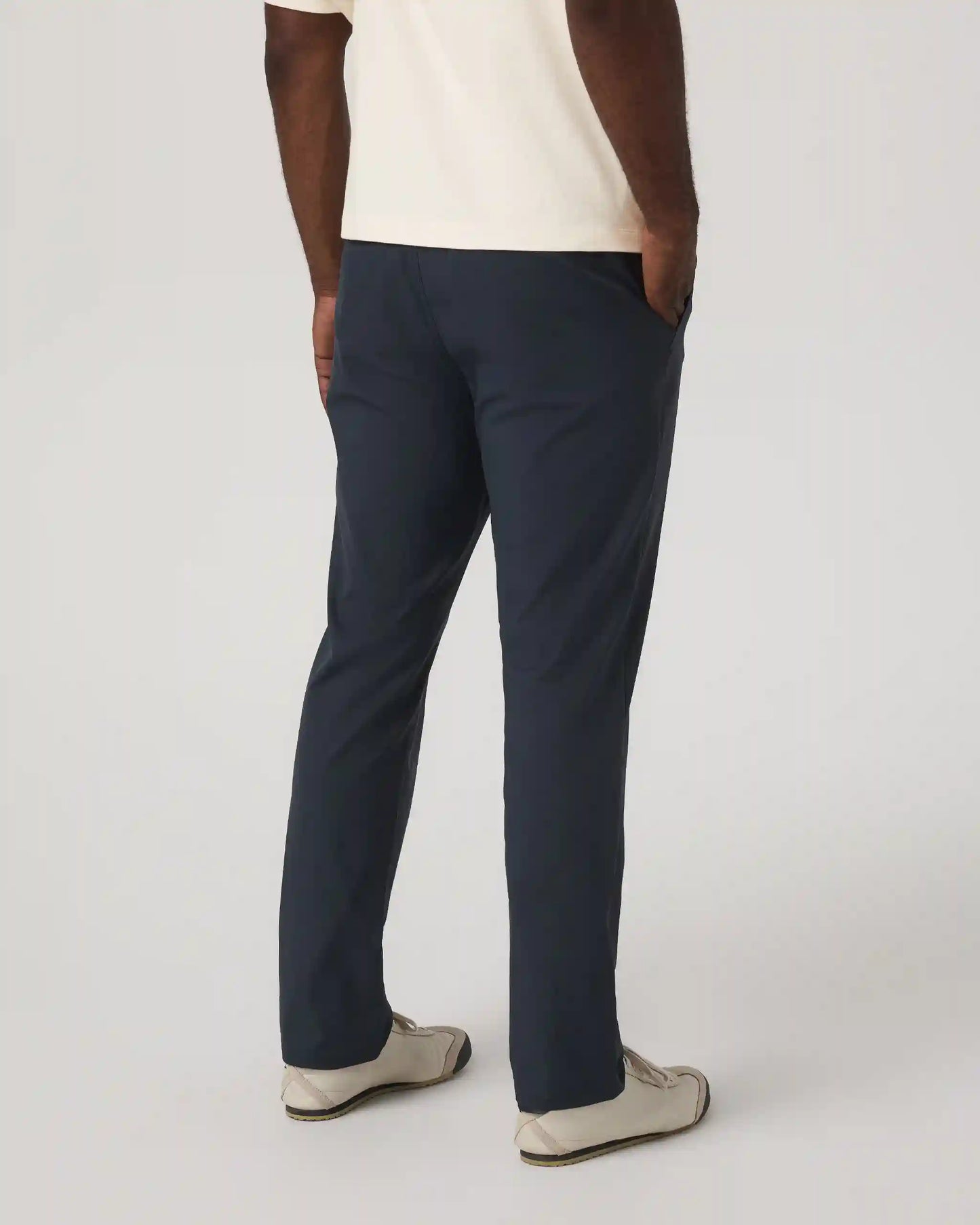 Cascade Tech Chino Pant Classic Fit 32" | Ink