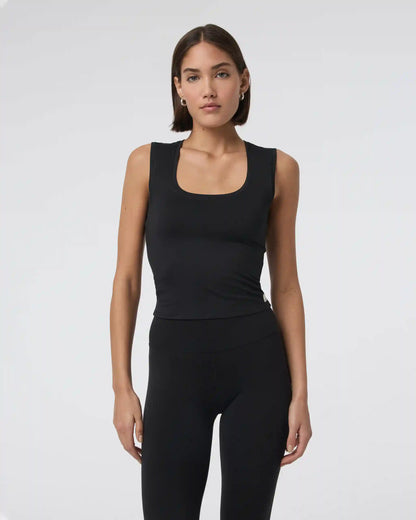 Halo Essential Scoop Tank | Solid Black