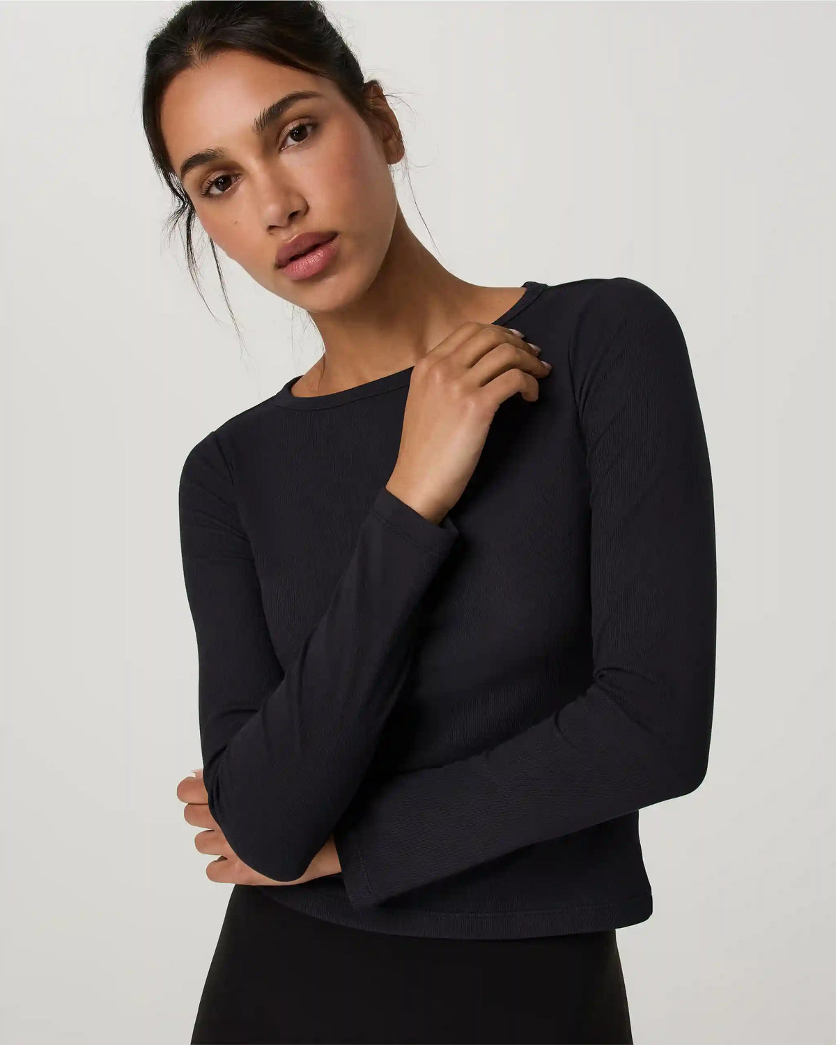 Long Sleeve Pose Subtle Scoop | Solid Black