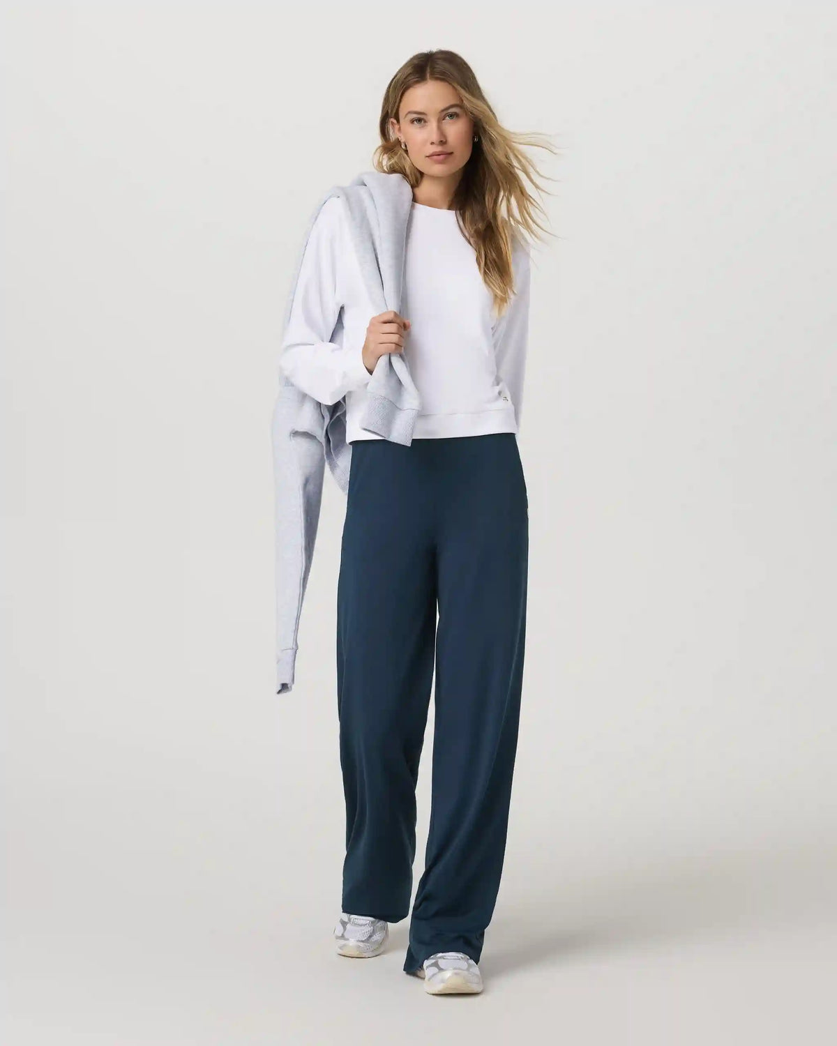 Halo Modern Crew | White