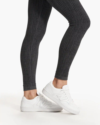 Helix Seamless Texture Legging | Charcoal Plaid