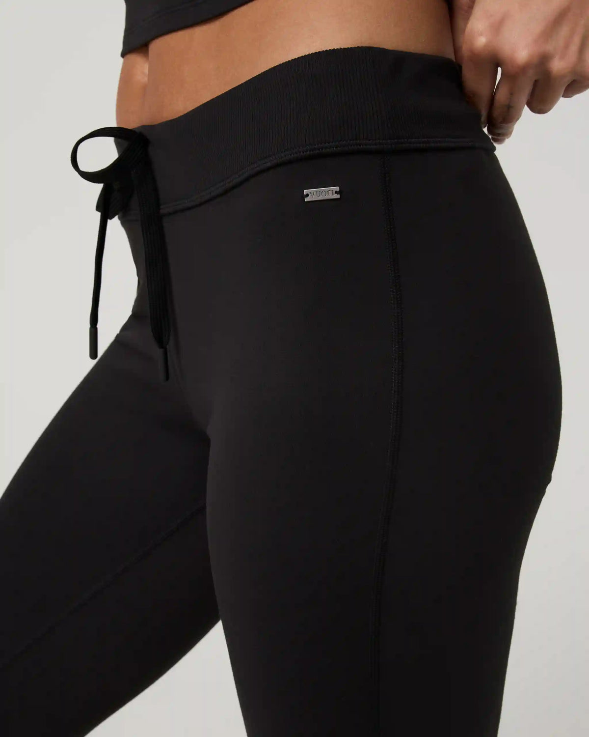 Halo Low Rise Crop Pant | Solid Black