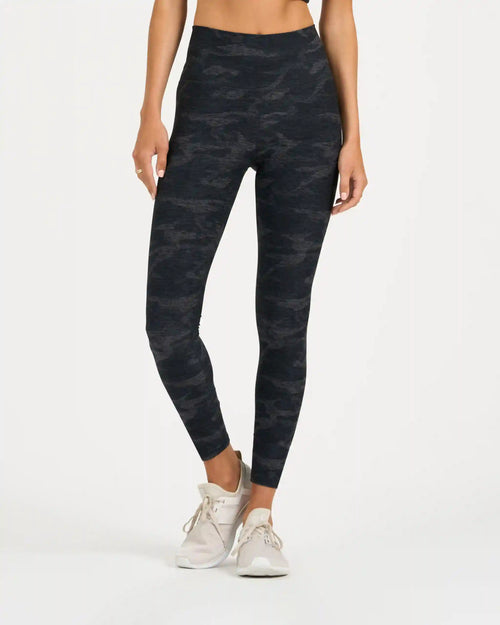 Clean Elevation Legging | Black Camo