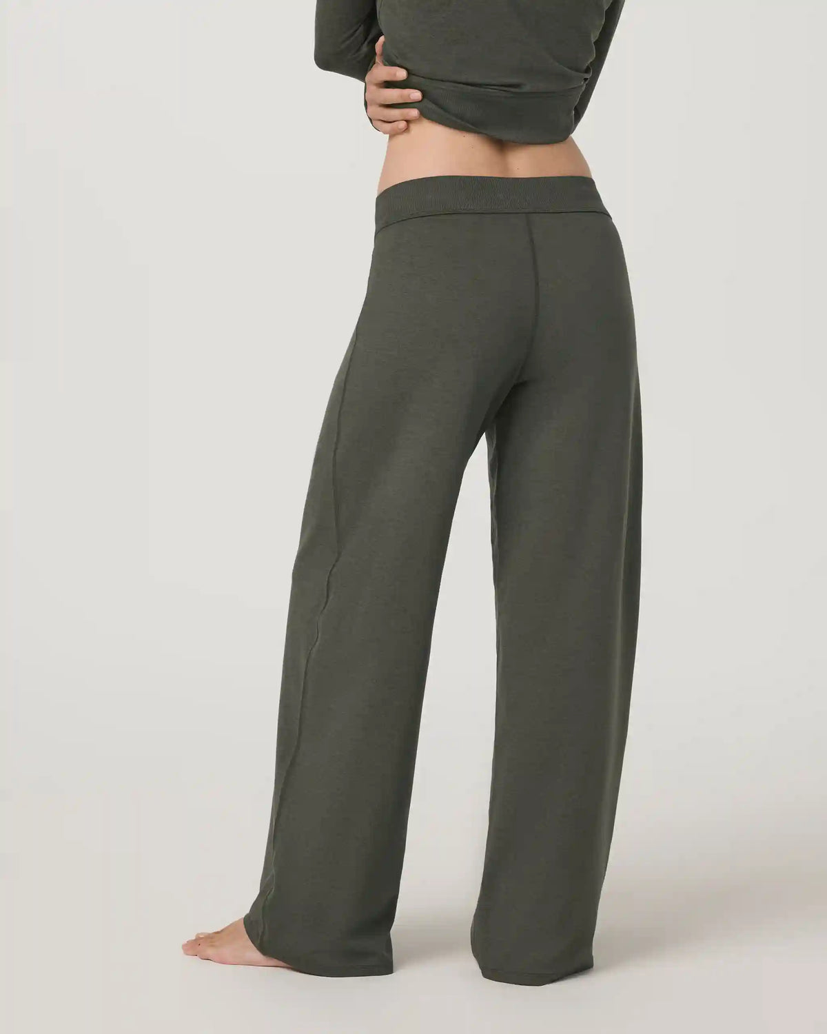Halo Low Rise Straight Leg Pant - Short | Army Heather