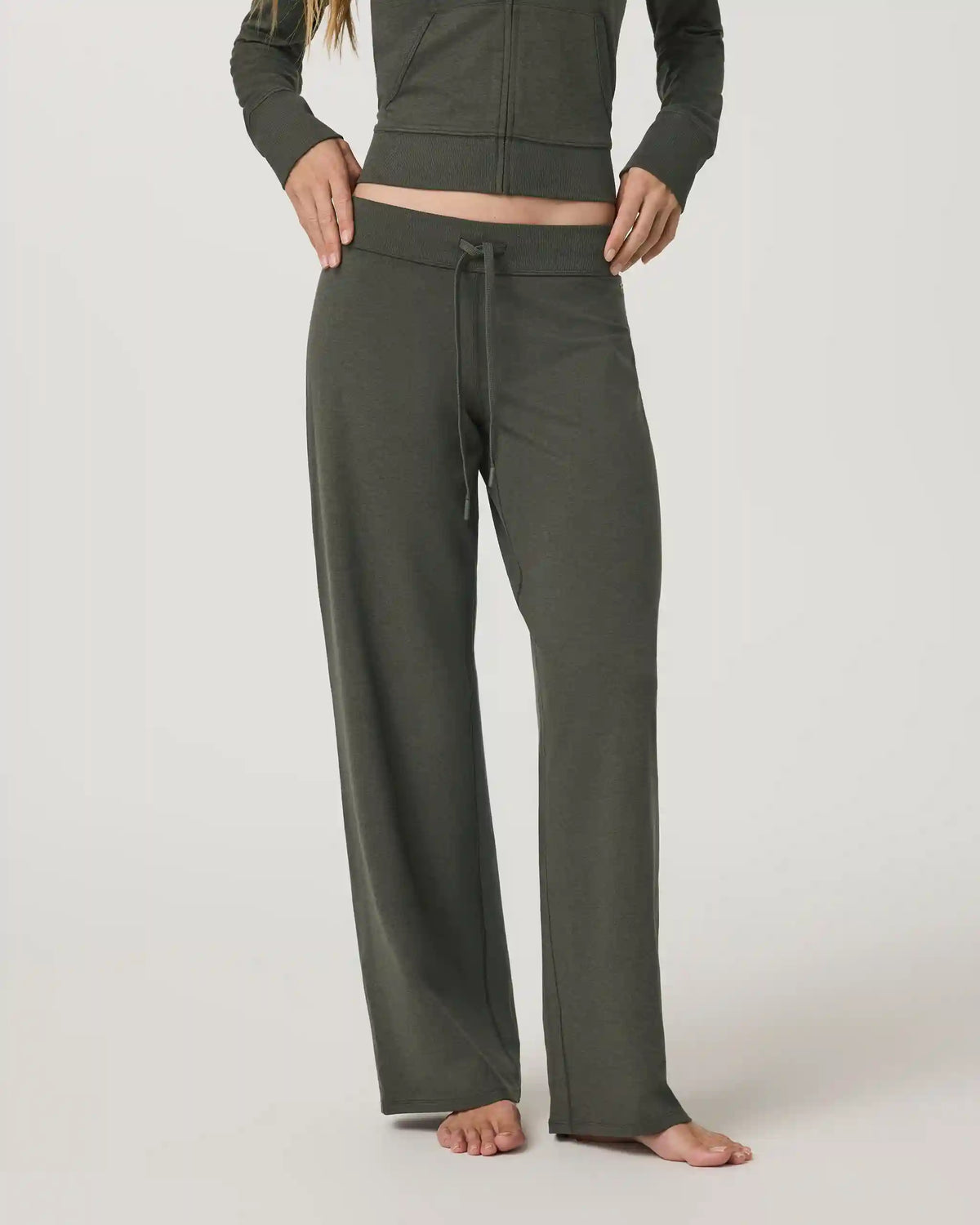 Halo Low Rise Straight Leg Pant - Short | Army Heather